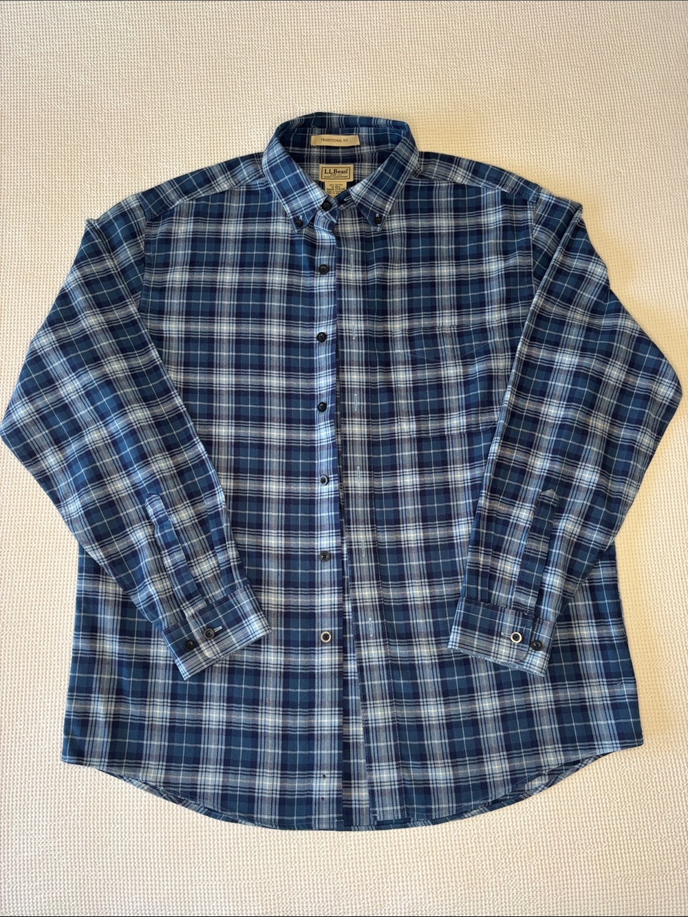 L.L.Bean Men’s Medium Traditional Fit Blue Plaid Flannel Shirt 100% Cotton